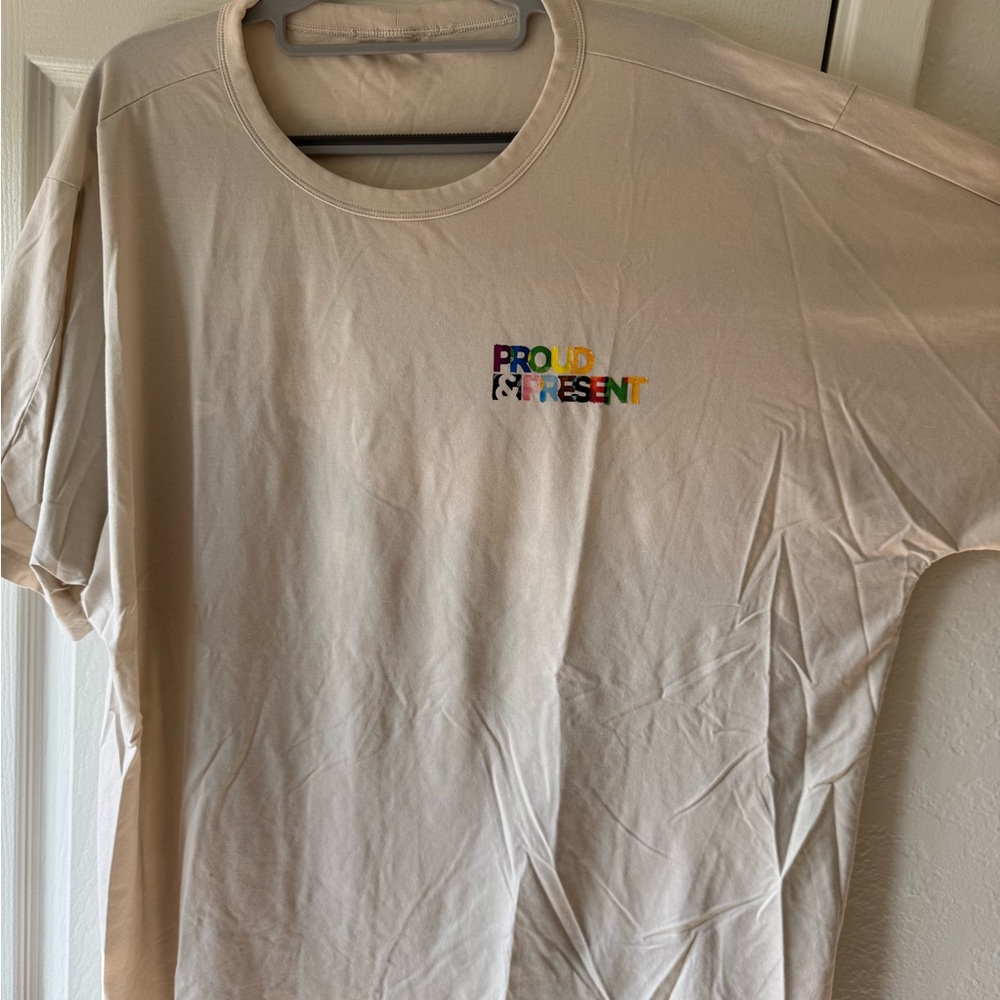 Men’s lululemon fundamental Proud and Present Exclusive Beige T-Shirt